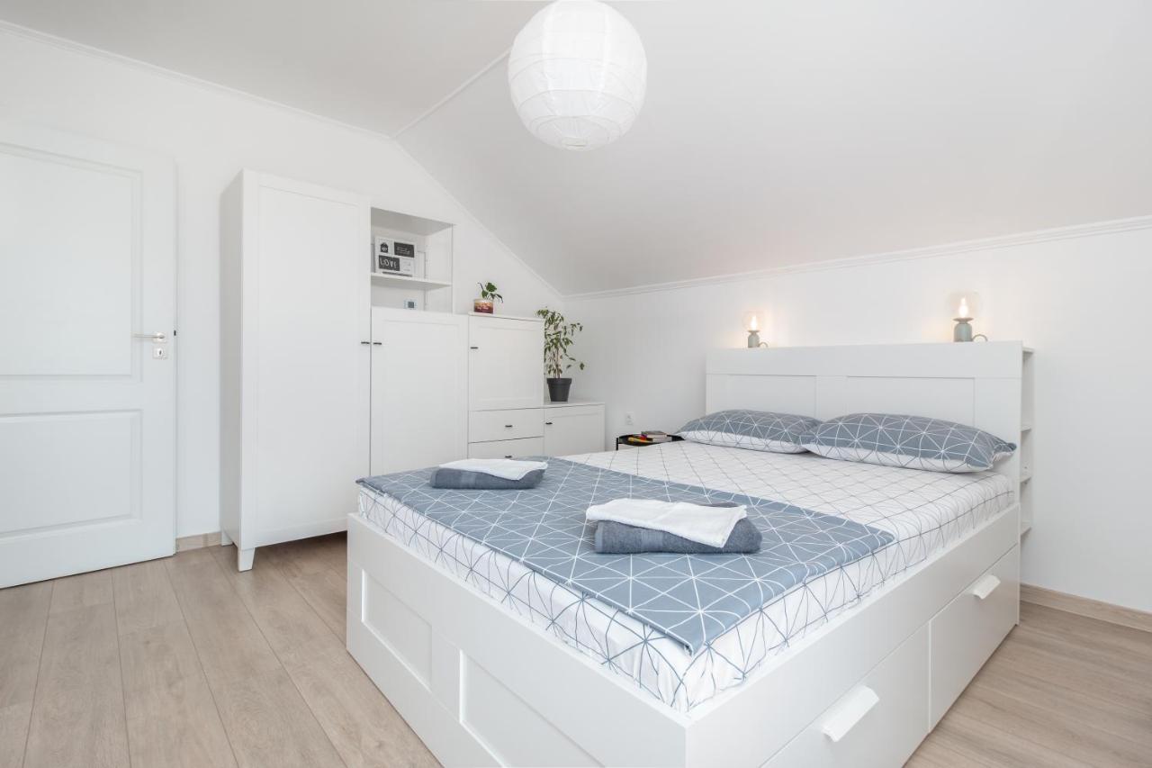 Zola Guest House 오라데아 외부 사진